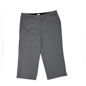 ⭐️ NWT- Max Studio London - Gray Cropped Pants- size 3X